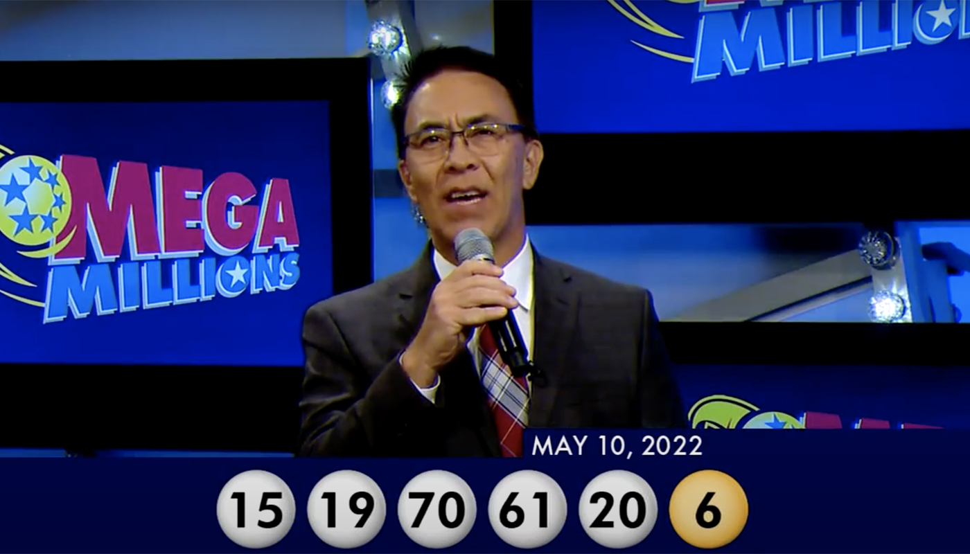 A screen capture from the May 10, 2022, Mega Millions draw, where the number 6 was incorrectly announced as the Mega Ball instead of the number 9.