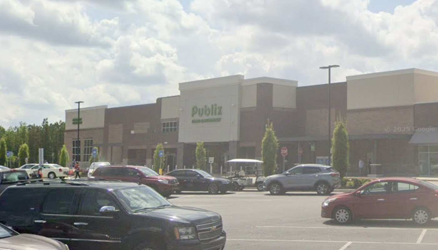 Publix #1816 at Arbor Springs Plaza in Newnan, Georgia.